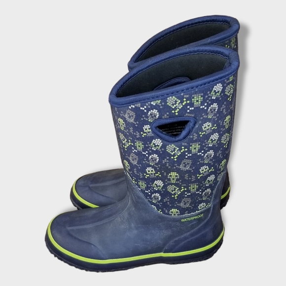 Elements Waterproof Skull Print Winter Boots, Size 4 - Picture 3 of 6